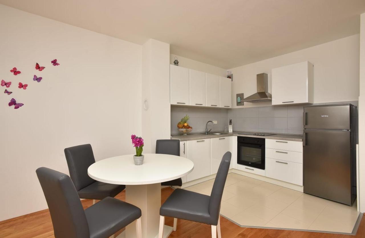 Apartment Anna A2+2 Makarska Eksteriør bilde